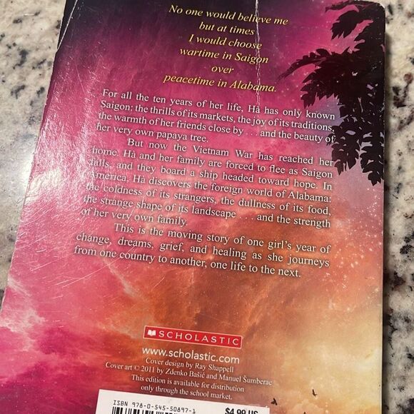 Inside‎ Out & Back Again By Thanhha Lai National Book Award Winner - Picture 2 of 5